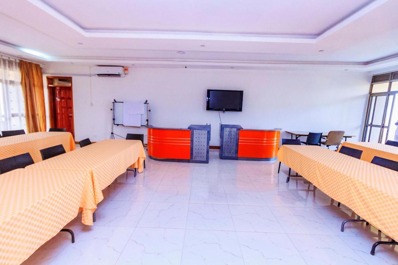 Frontiers Hotel Entebbe Eksteriør bilde
