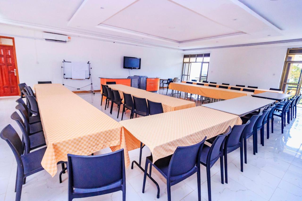 Frontiers Hotel Entebbe Eksteriør bilde